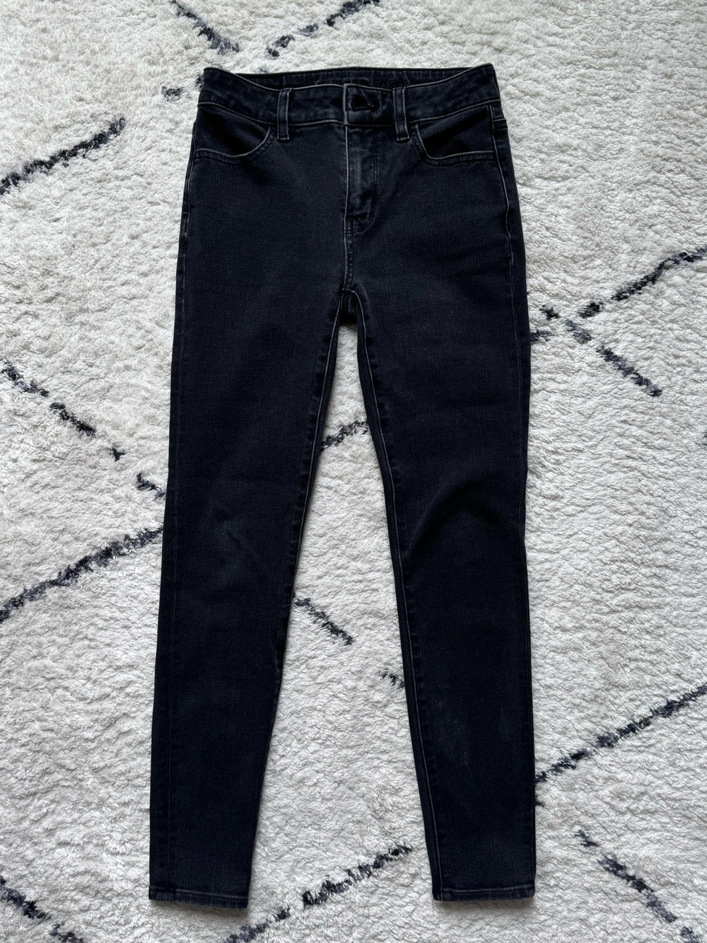 American Eagle Outfitters Black High-Rise Skinny Jeans - Slim Fit